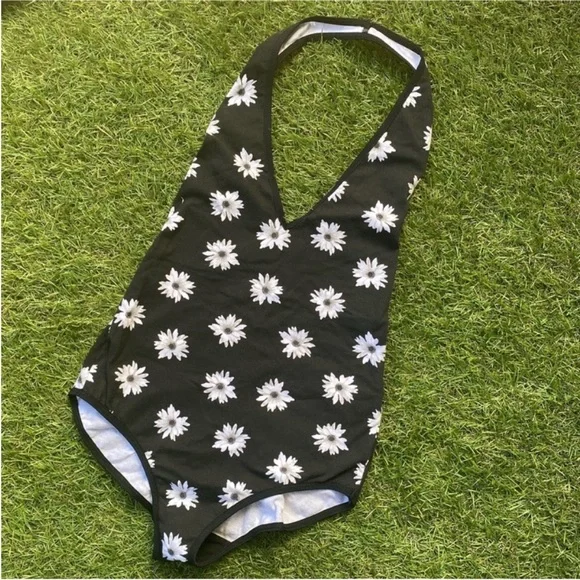 Medium Patterned Bodysuit Bundle - Picture 9 of 11
